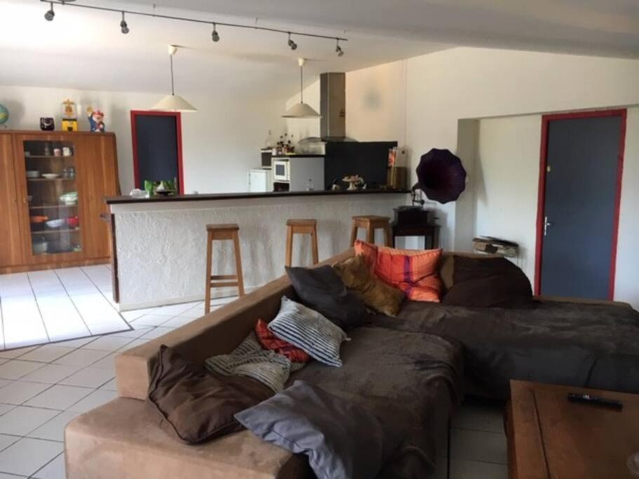 Le Depot Appartement Du Canal 80M2 A Champvert Exteriér fotografie