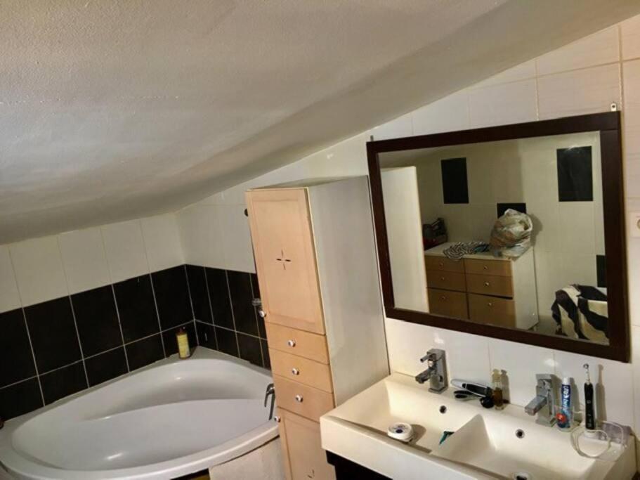 Le Depot Appartement Du Canal 80M2 A Champvert Exteriér fotografie